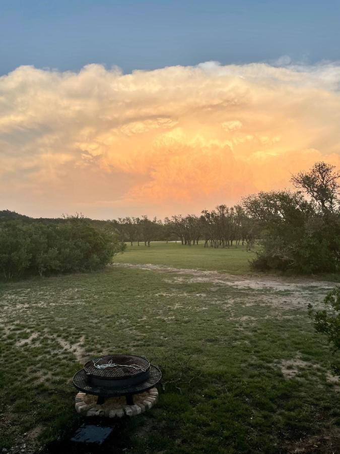 City On A Hill At Spring Creek Fredericksburg Ngoại thất bức ảnh