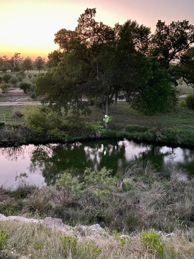 City On A Hill At Spring Creek Fredericksburg Ngoại thất bức ảnh