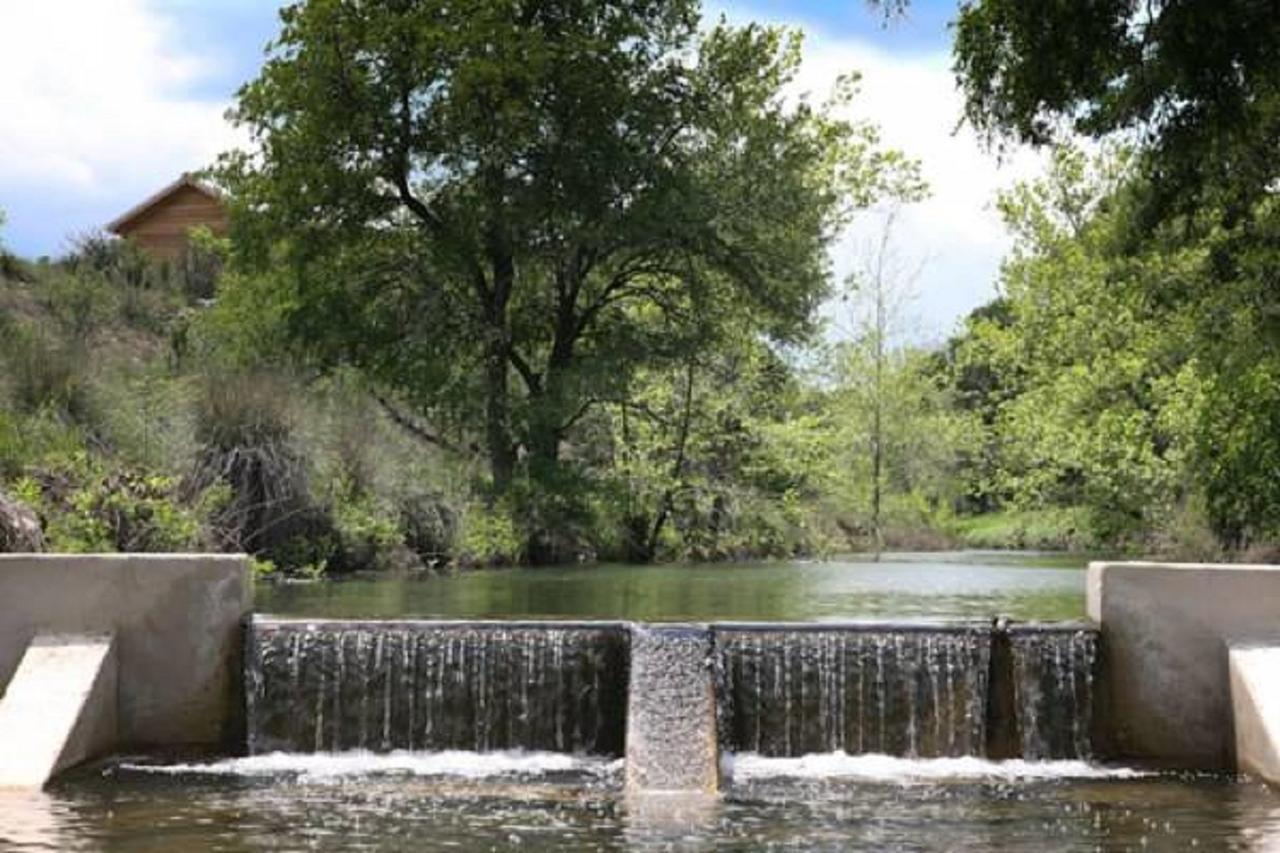 City On A Hill At Spring Creek Fredericksburg Ngoại thất bức ảnh